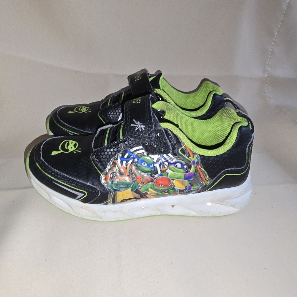 Nickelodeon Teenage Mutant Ninja Turtles boys' light-up sneakers Sz 11